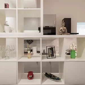 https://farini-apartment.it-lombardy.com